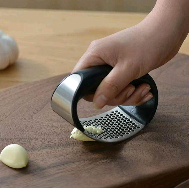 1pcs Stainless Steel Garlic Press Manual Garlic Mincer Chopping Garlic Tools Curve Fruit Vegetable Tools Kitchen Gadgets - Synoptic Home Essentials